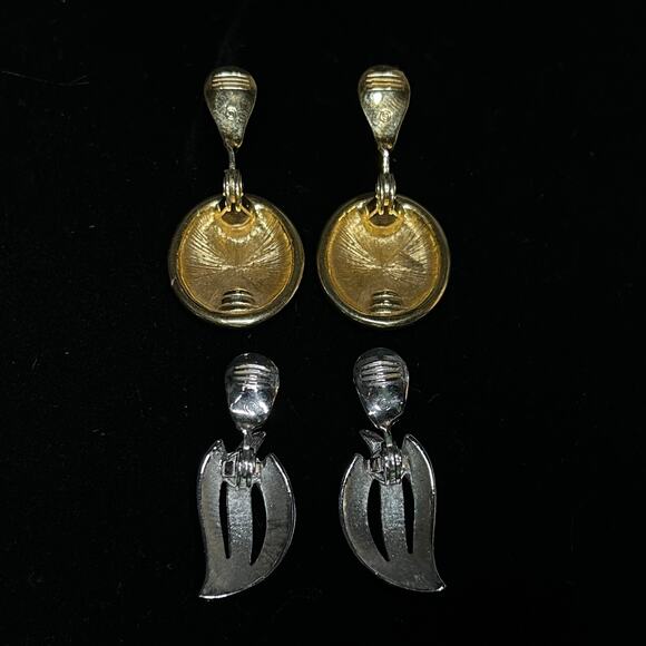 Lot of 2 Goldtone and Cream + Silvertone Clip on Monet Earrings - Picture 8 of 9